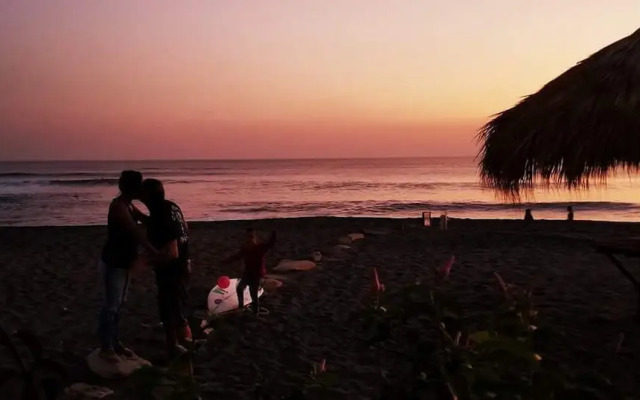 Casa Sirena Surf Lodge