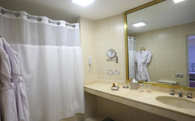 Radisson Hotel Plaza del Bosque