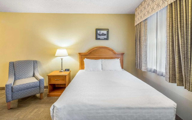 Clarion Hotel & Suites Fairbanks near Ft. Wainwright