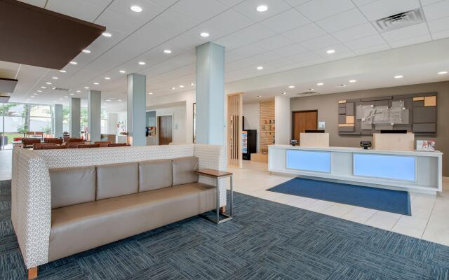 Holiday Inn Express & Suites Ruskin by IHG