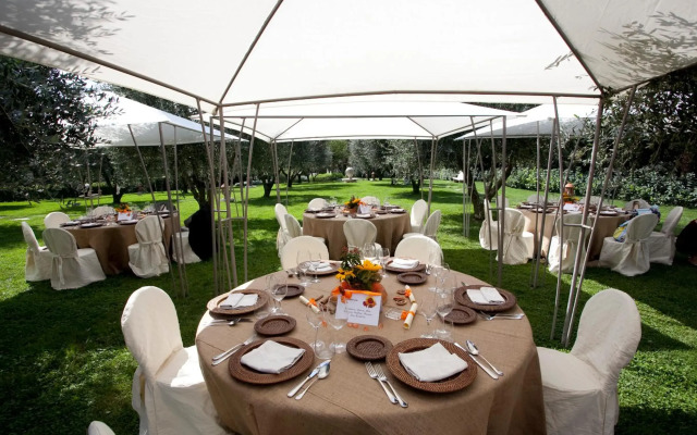 Sovana Hotel & Resort
