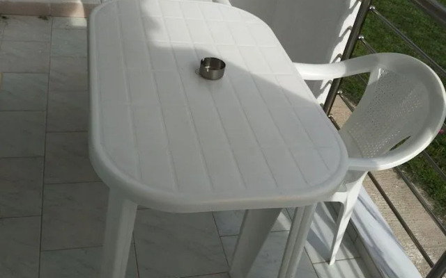 Gatos Village Studios & Apartments