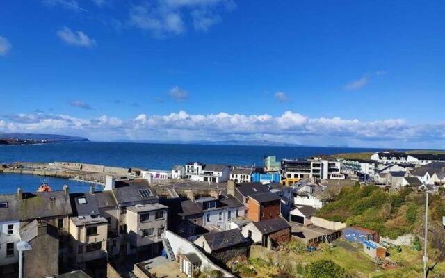Portrush Penthouse Stunning Harbour & Atlantic Views