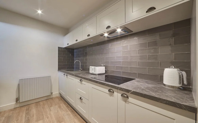 Laguz The Merchants Quarters