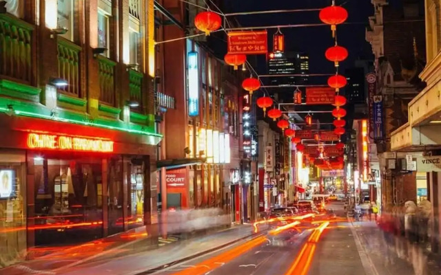 Cozy & Central 2BR Stay, Near Cbd, Free Parking