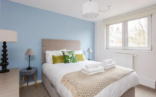Spacious Central 3 Bedroom Apartment in Old Street