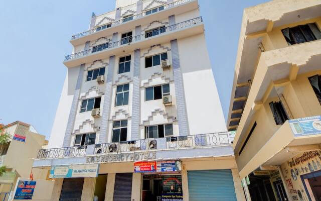 Oyo 40720 Hotel Srs Regency