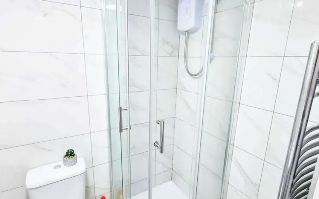 Cozy Sleep 5 Hudds Base -work/travel, Free Parking