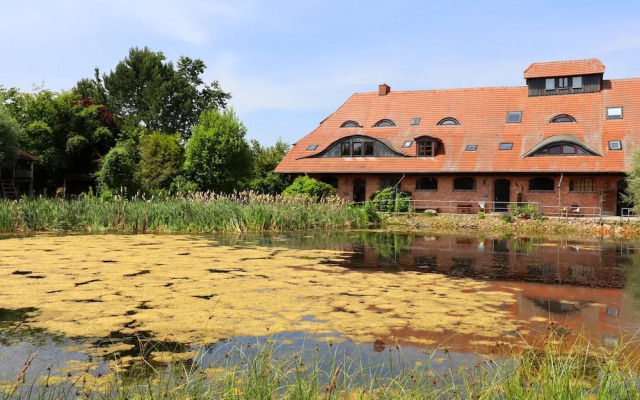 Rustic-style Apartment in Buschenhagen With Garden