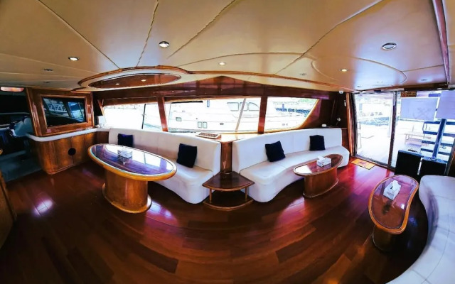 Riviera Leisure Yachts Dubai