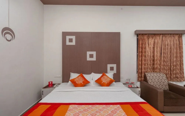 MM Residency By OYO Rooms