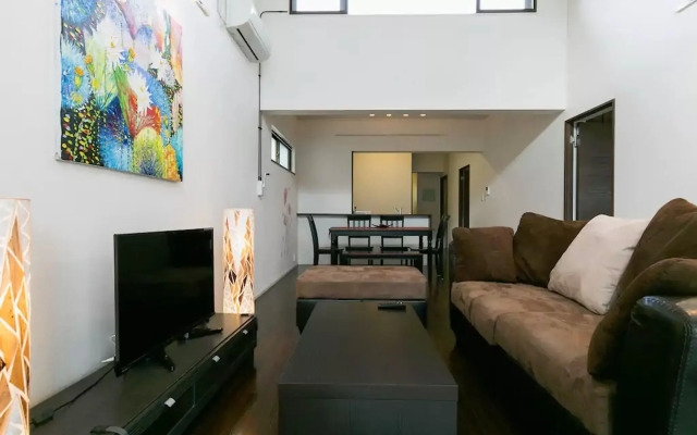 3 Bedroom Hide House 2 in Chatancho
