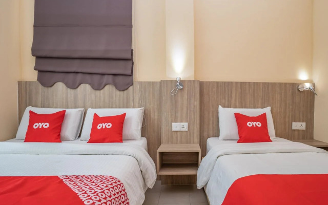 OYO 44078 The Island Hotel