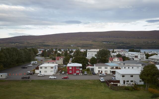 Hrafninn Guesthouse