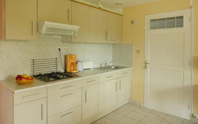 Nice Holiday Home Near the Beach, Hillion