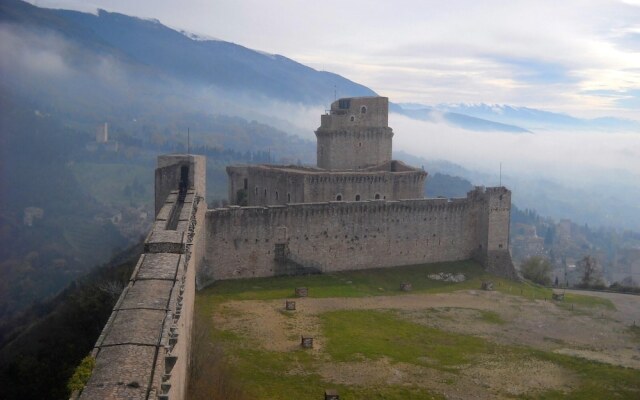 House With one Bedroom in Spoleto, With Wonderful City View, Pool Acce