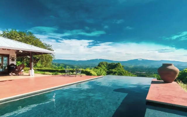 Atenas Magic Mountain Views