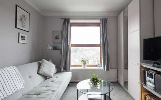Homely 1 Bedroom East London Flat