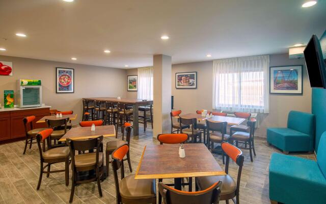 Quality Inn & Suites Hammond Near I-8090