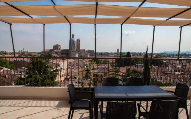 M14 Teatro Verdi Terrace Apartment