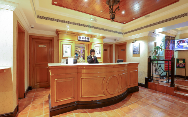 City Plaza Hotel