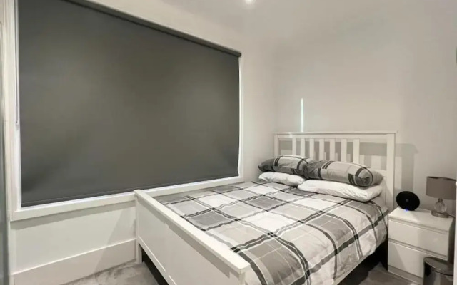 Spacious1br-6guests-walktoshops-fastwifi
