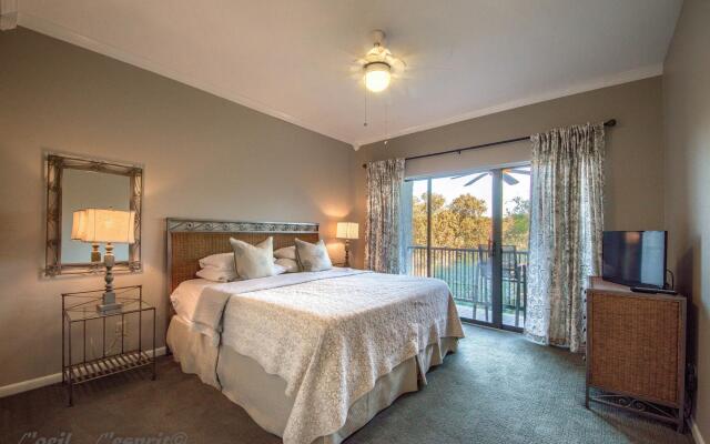 The Float Inn 3 CW B209