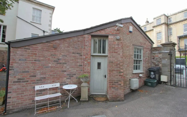 The Coach House, Clifton and Parking - Hopewell