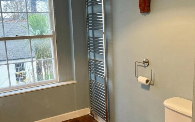 Spacious 3 Bedroom Family Home in North Strand