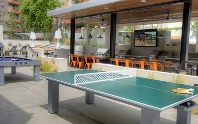 Studio City Universal Apartments