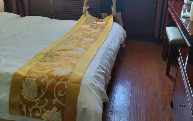 XinYuHaoHotel（formerlyOrientalPearlHotel）
