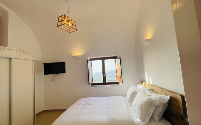 Diva Santorini Luxury Villa