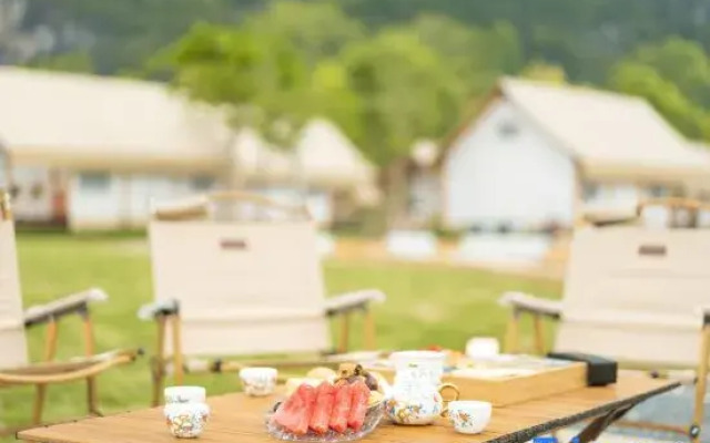 Guanglv Le Xing Zhi Qu De Tian Border Camp Homestay