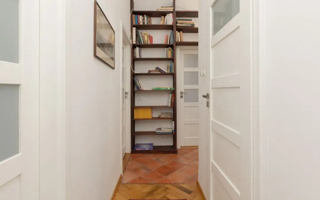 Apartment Rynek Nowego Miasta by Renters