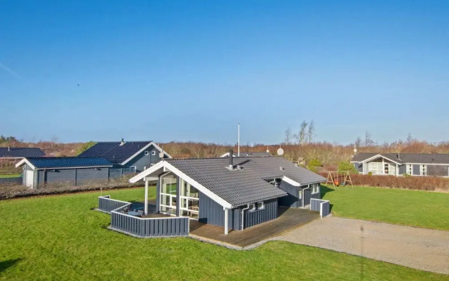 6 Person Holiday Home in Tarm