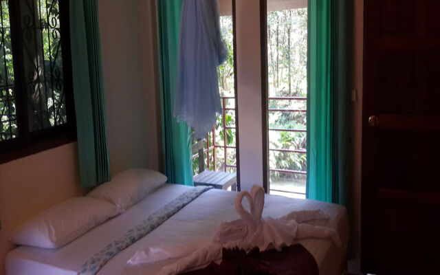 Khao Sok Jungle Huts