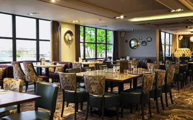 The Fenwick Hotel