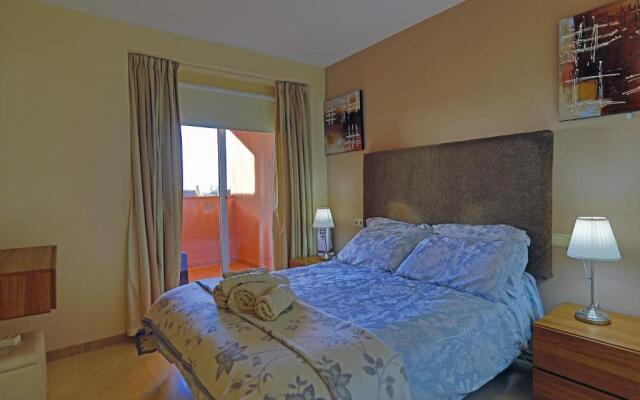 R25 Modern bright 2 bedroom apartment