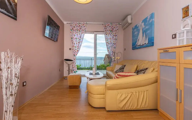Apartment in Dramalj Near Beach & Pool