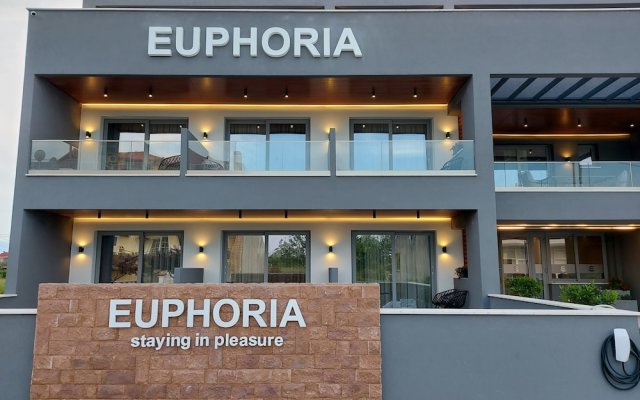 EUPHORIA ''staying in pleasure''