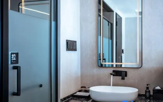 Yunzhiguo Yunduan Lakeview Holiday Hotel