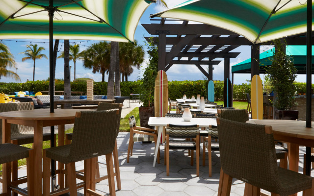 Kimpton Surfcomber Hotel by IHG