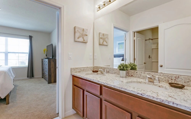 Oakwood Street Villa Solterra 7036