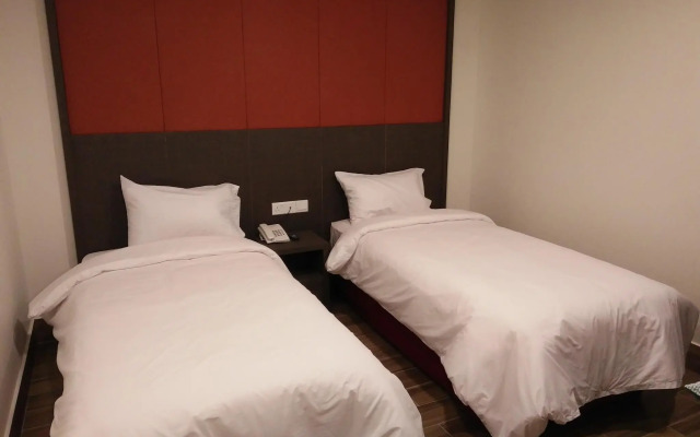 Capital O 90574 Hotel Glo