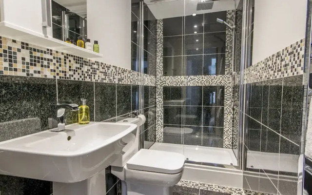 2 Bed- Crow's Nest by Pureserviced