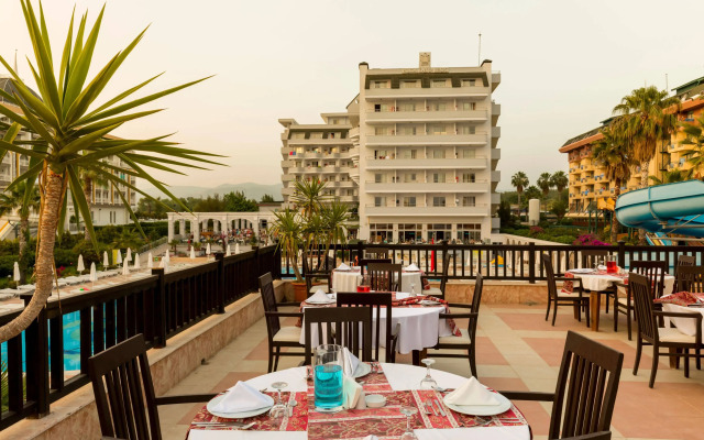 Holiday Garden Resort