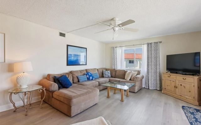 Oceanfront 3BR Condo: Gated, Breathtaking View