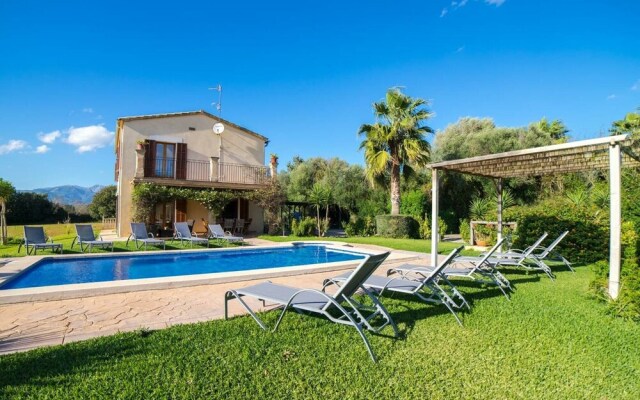 Luxurious Holiday Home in Es Pont D'inca With Private Pool
