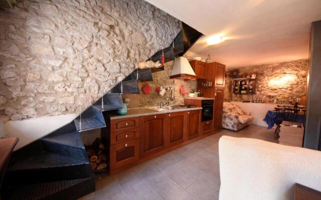 Stone House in Majella Park