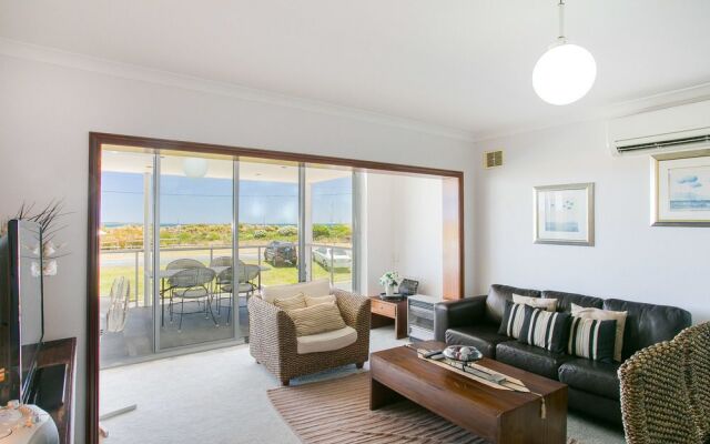 Beach Rd Villas by Rockingham Apartments
